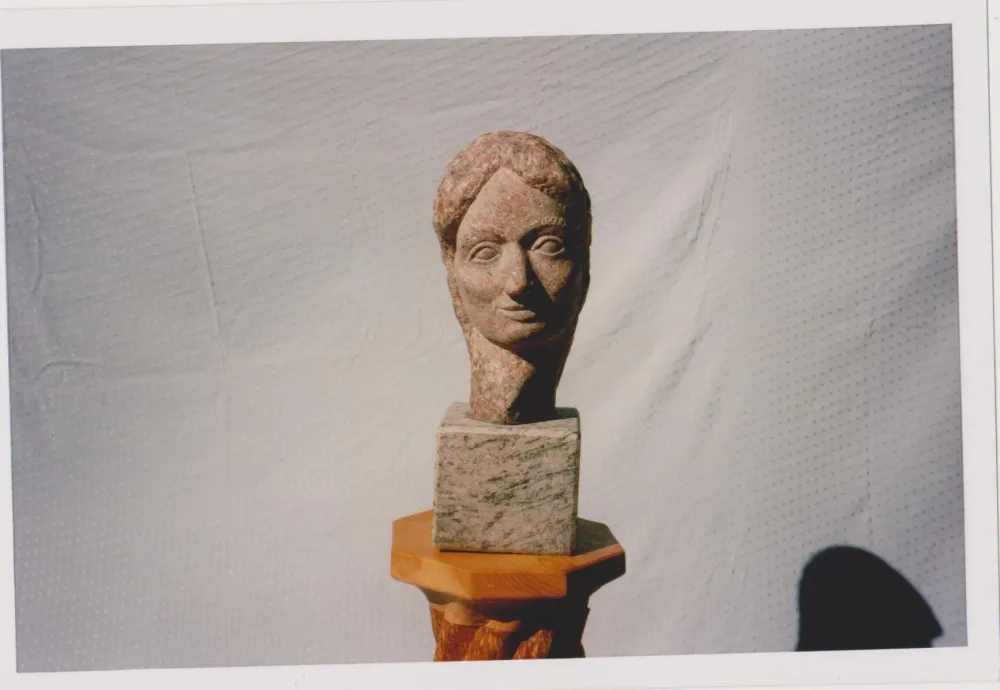 Tête en granit